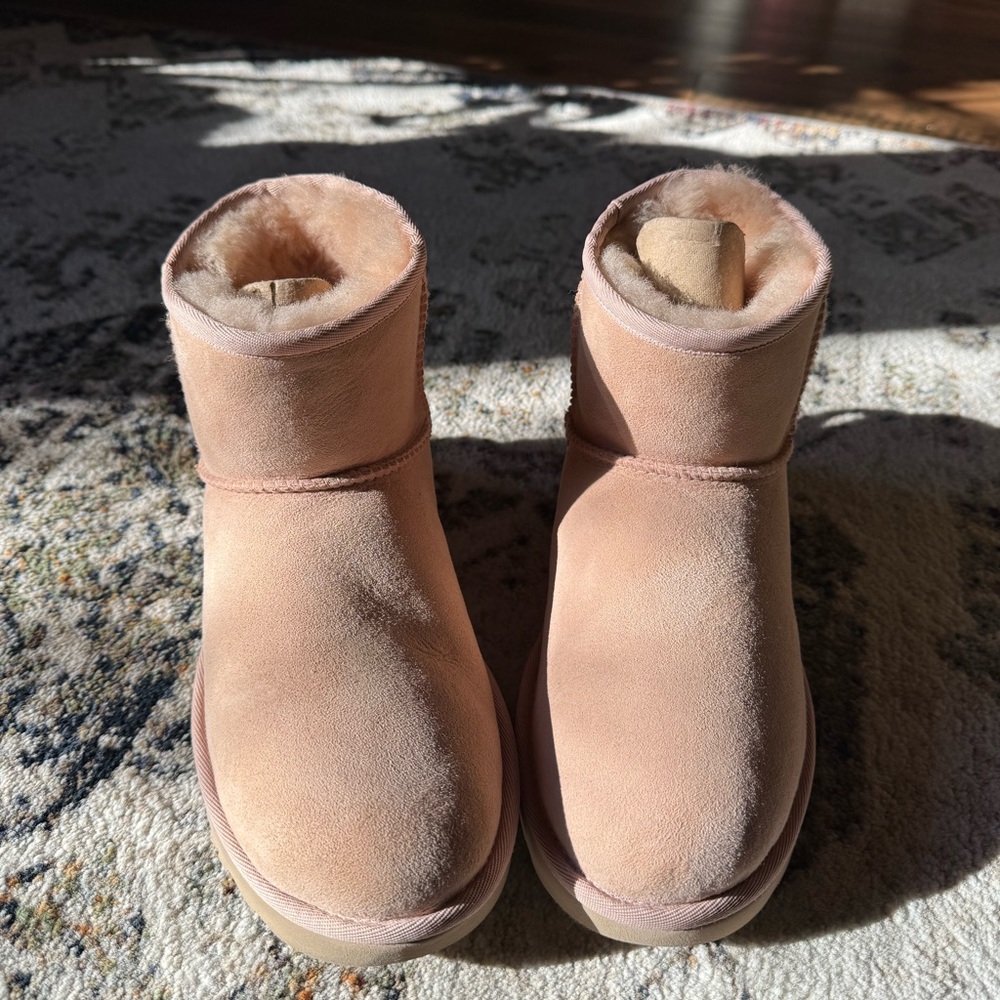women’s light pink ugg mini boots - Picture 7 of 12